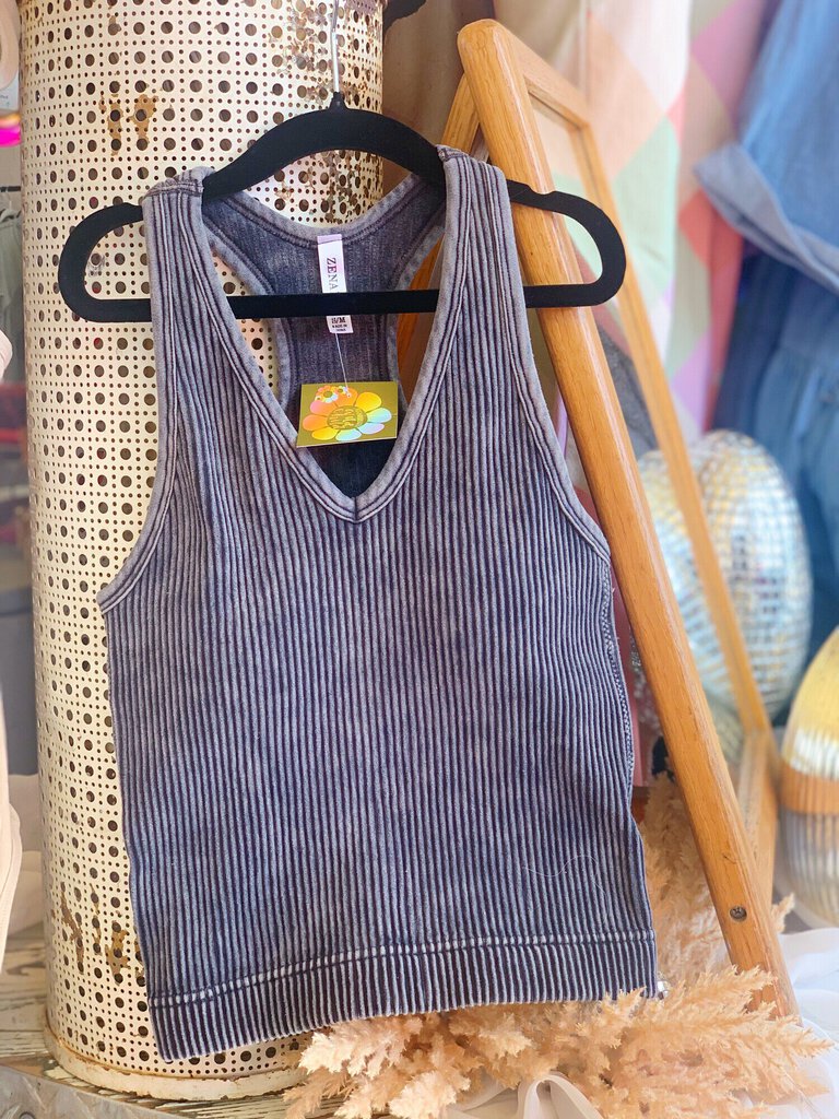 HALTER TANK WITH PADDING