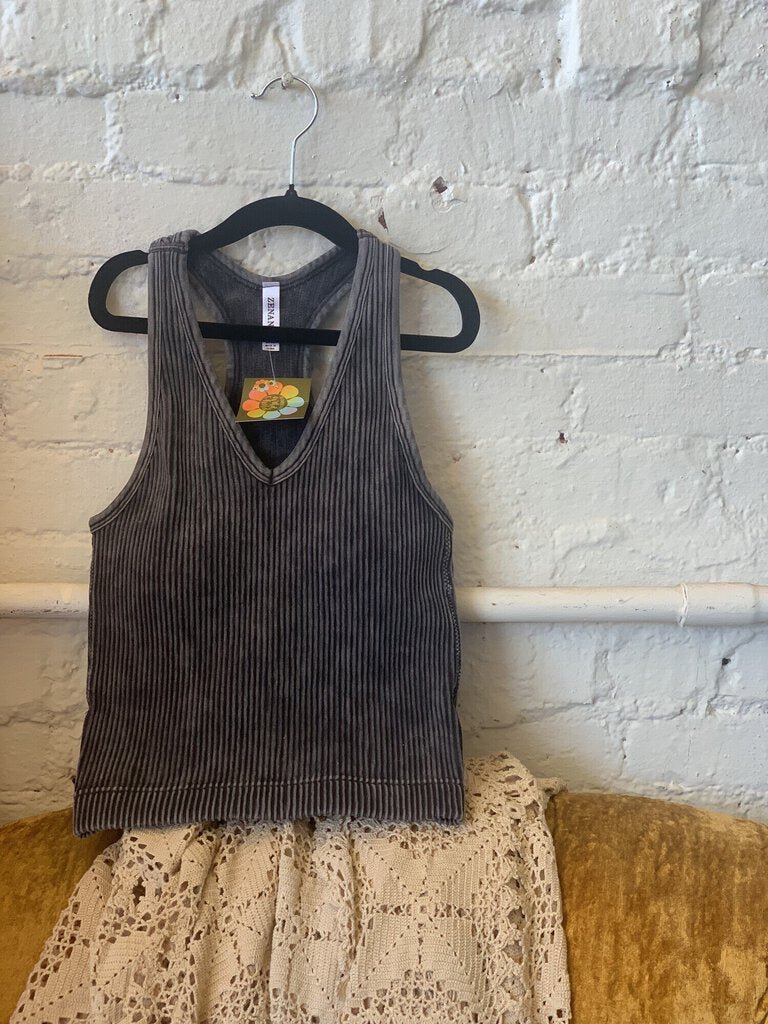 HALTER TANK WITH PADDING