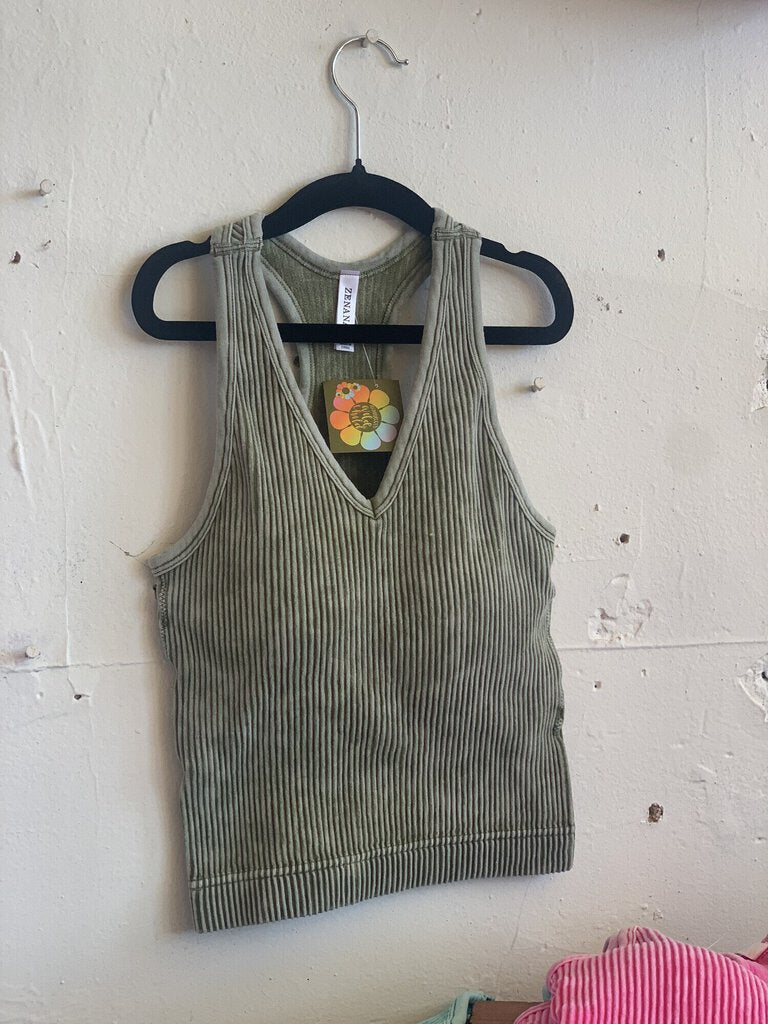 HALTER TANK WITH PADDING