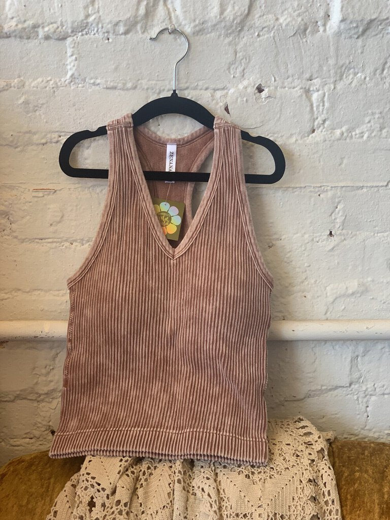 HALTER TANK WITH PADDING