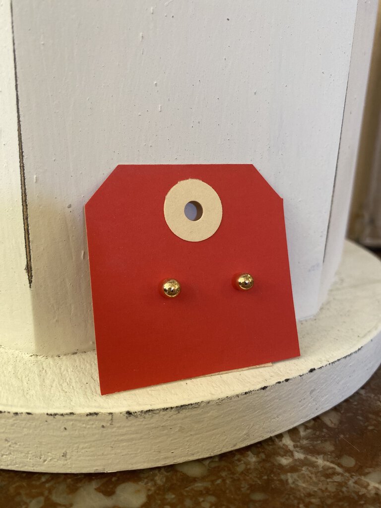 STUD EARRINGS