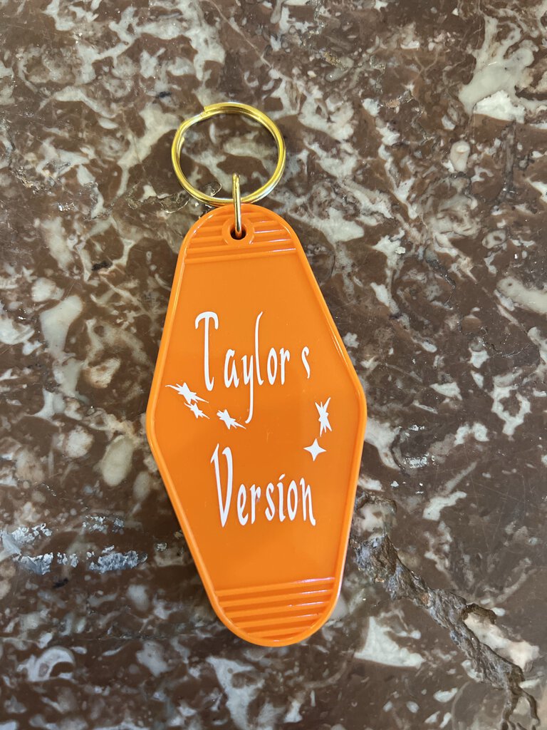 TAYLOR'S VERSION HOTEL KEYCHAIN