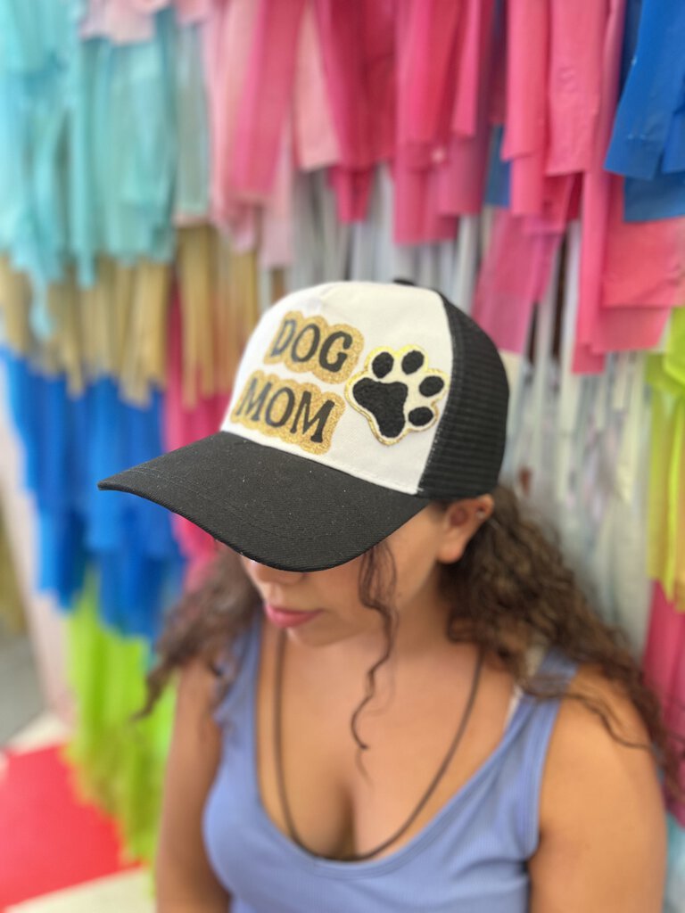 DOG MOM TRUCKER HAT