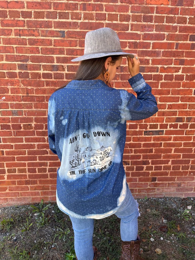 AIN'T GOING DOWN TILL THE SUN COMES UP DISTRESSED SHIRT