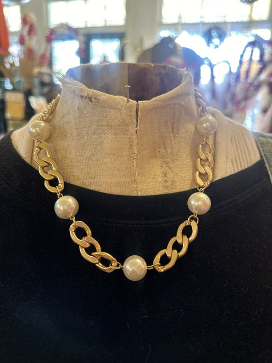 CHUNKY PEARL CHAIN NECKLACE