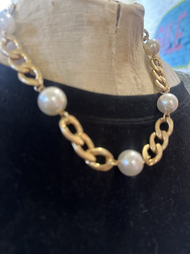 CHUNKY PEARL CHAIN NECKLACE