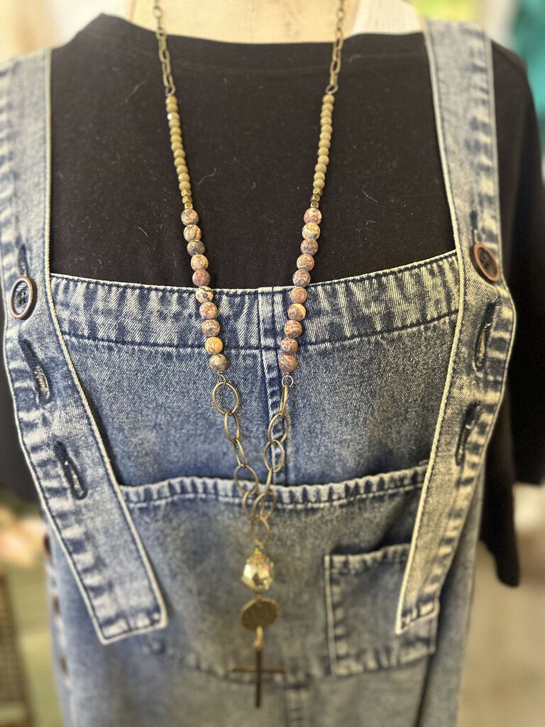 LONG BEADED STONE NECKLACE