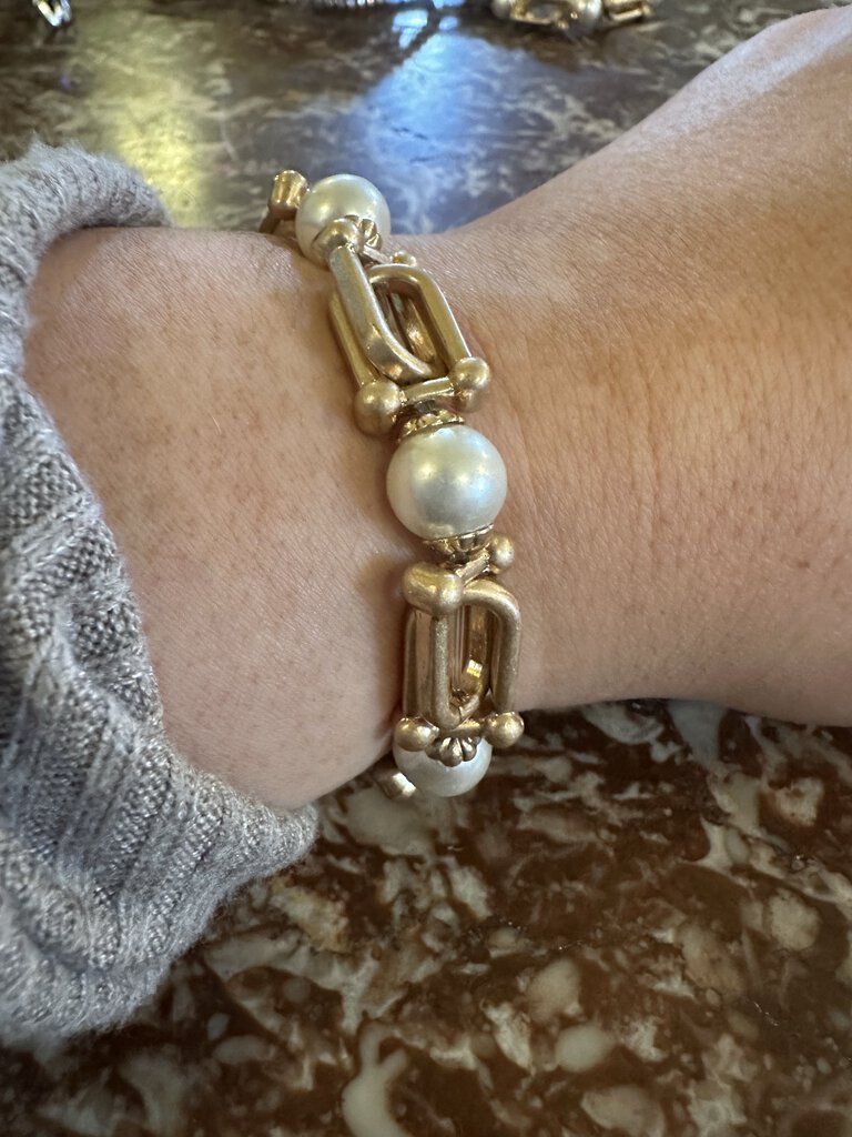 ADJUSTABLE PEARL CHAIN BRACELET