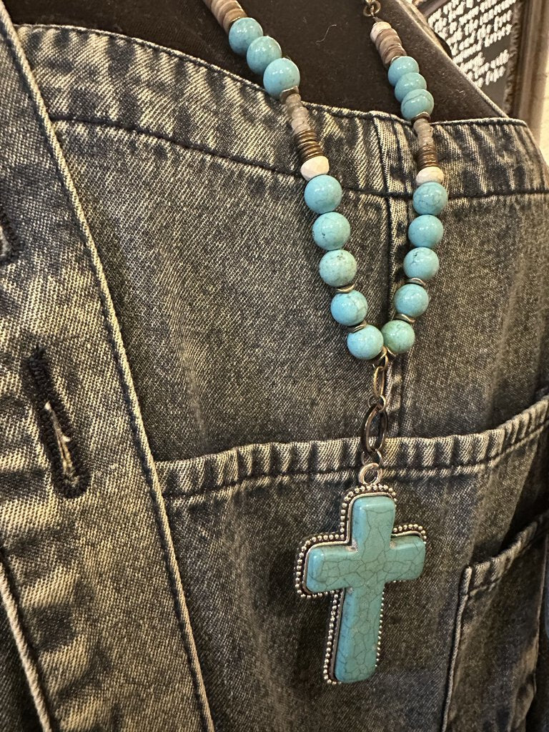 CHUNKY BEADED CROSS NECKLACE