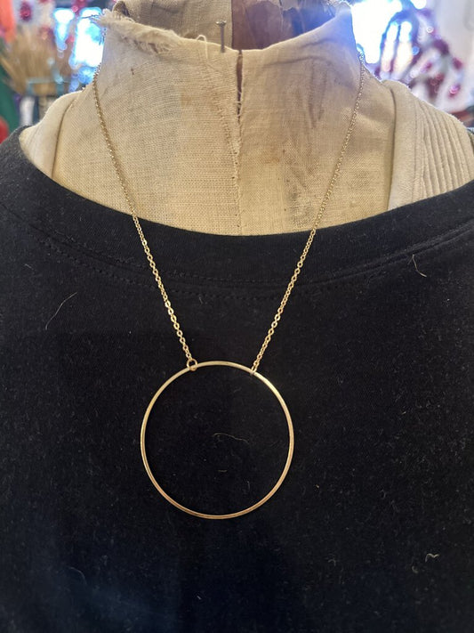 LARGE CIRCLE NECKLACE